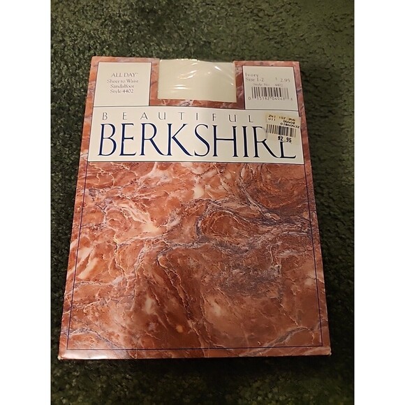 New Beautiful Berkshire Ivory Size 1-2 Pantyhose Sandalfoot Style 4402 Vintage - Picture 2 of 6